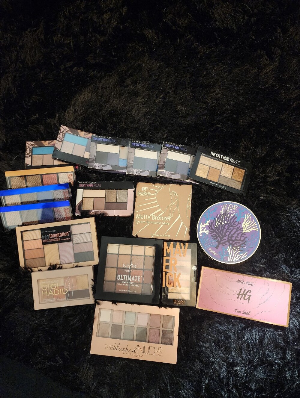 18 pc Eyeshadow and bronzer lot of revlon maybelline kokie tarte violet Voss nyx